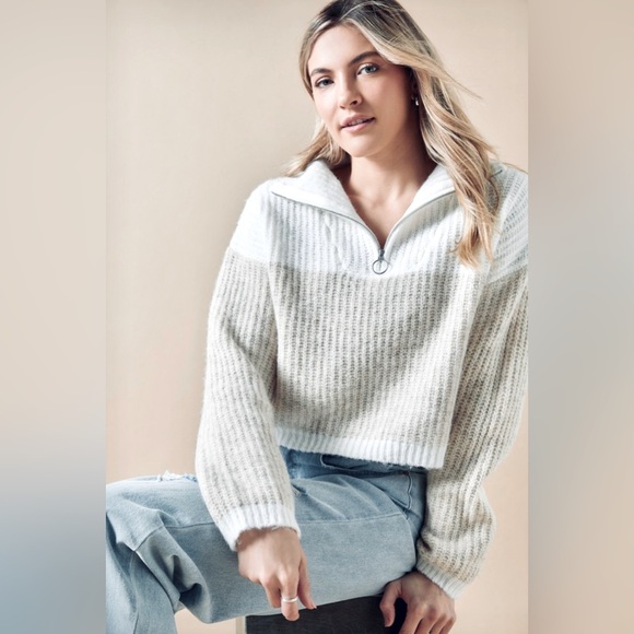 Jessica Simpson Cozy Gray and White Sweater - Picture 1 of 8
